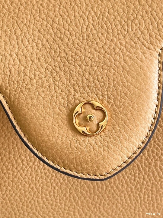 CAPUCINES LOUIS VUITTON MM 1230